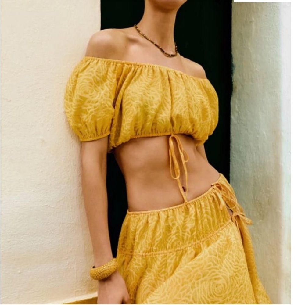 Reformation Valeria Puff Sleeve 2-Piece Set Crop Top + Skirt - Picture 7 of 9